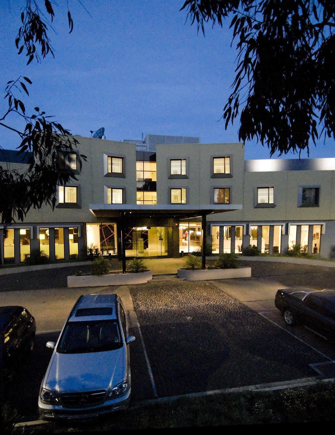 Golden Pebble Hotel Wantirna Exterior foto